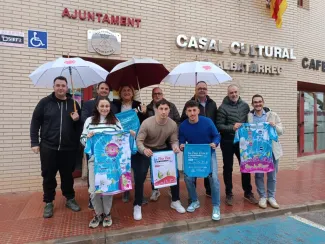 Jaume Sanuy i el regidor Marc Escolà amb el president Masot, els alcaldes Carré i Gilart, i membres de l'organització de La Pera Run