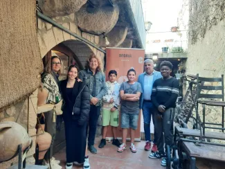 David Masot i Àlvaro Boqué amb alguns visitants al museu