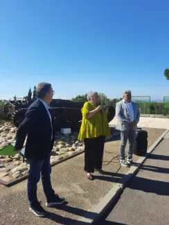 Obres d’art i el tanc T-26, units per recordar la memòria històrica de Vilanova de la Barca