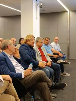 Masot amb Sebastià Ribes a la seva esquerra