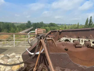 Obres d’art i el tanc T-26, units per recordar la memòria històrica de Vilanova de la Barca