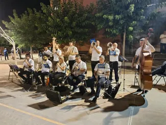 Més de 300 persones a les Sardanes a la Fresca de Torres de Segre