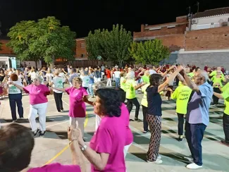 Més de 300 persones a les Sardanes a la fresca de Benavent de Segrià amb la Bellpuig Cobla