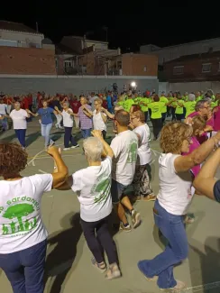 Més de 300 persones a les Sardanes a la fresca de Benavent de Segrià amb la Bellpuig Cobla