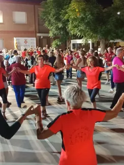 Més de 300 persones a les Sardanes a la fresca de Benavent de Segrià amb la Bellpuig Cobla