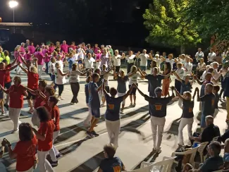 Més de 300 persones a les Sardanes a la fresca de Benavent de Segrià amb la Bellpuig Cobla