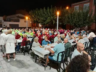 Més de 300 persones a les Sardanes a la fresca de Benavent de Segrià amb la Bellpuig Cobla