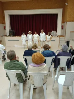 El muntatge teatral inclusiu “Compta amb mi” rep una emocionada acollida a Sarroca de Lleida