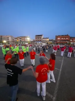 Sardanistes del Segrià viuen una nit especial a Alcarràs amb la Cobla 11 de setembre 