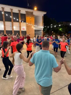 Ballada de més de 230 sardanistes a Soses amb la Cobla Vents de Riella