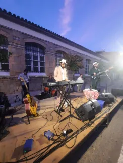 Més de 100 persones al concert d’Espai Dual a l’Escola Els Til·lers d’Artesa de Lleida