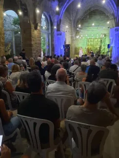 Ple absolut amb Júlia Cruz a l’església de Santa Maria de Vilanova de la Barca