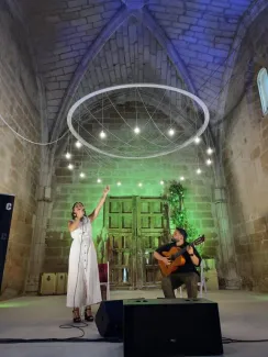 Ple absolut amb Júlia Cruz a l’església de Santa Maria de Vilanova de la Barca