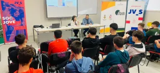 Kleber Esteve presenta el programa ODISSEU als estudiants de l'Escola Agrària d'Alfarràs