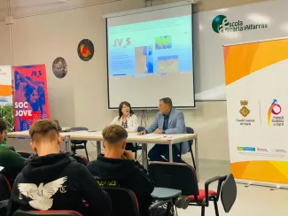 Kleber Esteve presenta el programa ODISSEU als estudiants de l'Escola Agrària d'Alfarràs