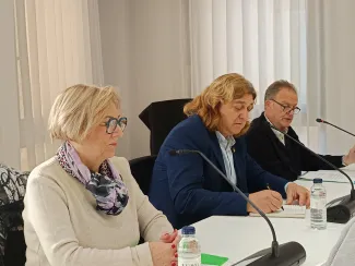 David Masot amb Teresa Escolà i Josep Llurba al Consell de les Alcaldies