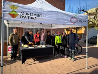 El grup de turistes 'premium' en sortir d'Aitona