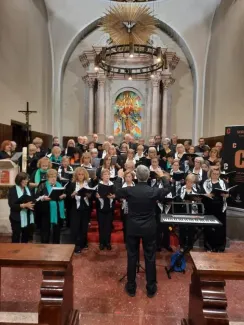 Torres de Segre gaudeix amb un “Virolai” cantat per tres corals