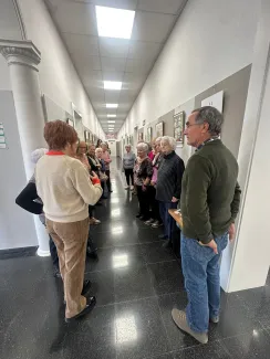 Rosa M. Royes i Eusebi Valera amb altres visitants