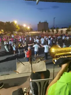 Sardanistes del Segrià viuen una nit especial a Alcarràs amb la Cobla 11 de setembre 