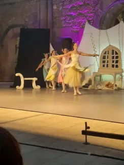 Gran èxit de l’espectacle de dansa “La nit de les nines” a Torrebesses  