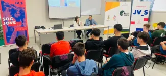 Kleber Esteve presenta el programa ODISSEU als estudiants de l'Escola Agrària d'Alfarràs