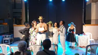 “La importància de ser Frank” d’Oscar Wilde troba la complicitat del públic a Alcanó