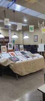 Aspecte de la mostra a la biblioteca