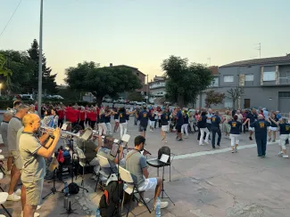 La Cobla Tàrrega amenitzant la nit