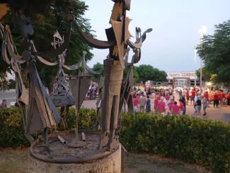La ballada, des del monument a la Sardana