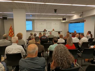Aspecte de la sala a la reunió
