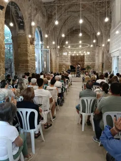 L'església de Santa Maria de Vilanova de la Barca va ser l'escenari singular d'ahir