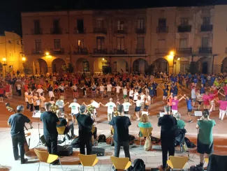 Sardanes a la fresca a Almacelles