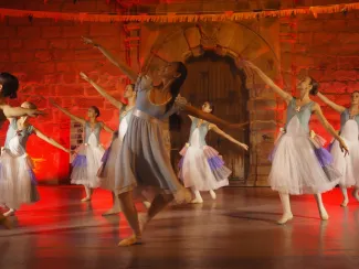 El muntatge d'Espai Dansa a Massalcoreig