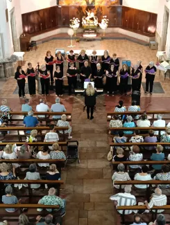 Coral cantant a Seròs