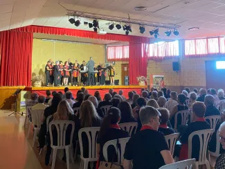 Les corals a la Sala de l'Ajuntament de Torre-Serona